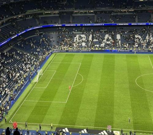 徐正源,韦世豪关爱,病患球迷,万博体育平台,体育博彩,体育投注,万博官网,体育赛事投注,万博体育官网