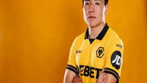 “曼联锁定新星续约至年薪百万，若谈判失败将转卖，皇马5000万欧元求购意向强烈”