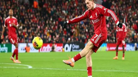 阿根廷10号球衣由科雷亚临时承担，梅西与迪巴拉均未首发